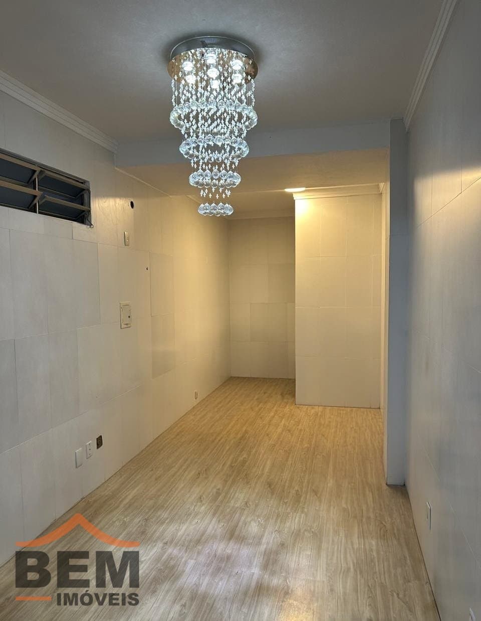 Sala Comercial para Locação com 24m² no bairro Centro, em Camboriú: 02 - FACHADA