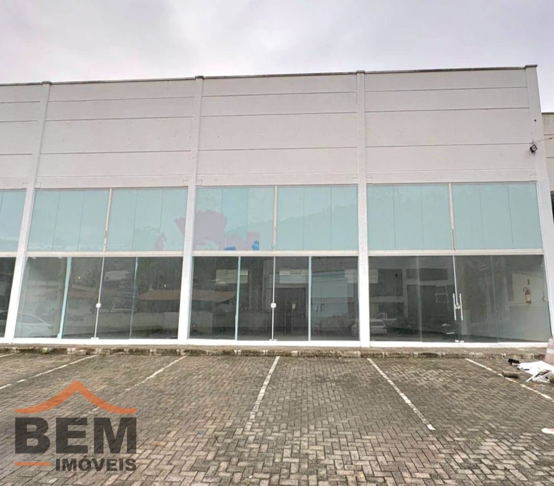 Galpão para Locação com 324m² no bairro Santa Regina, em Camboriú: 01 - FACHADA