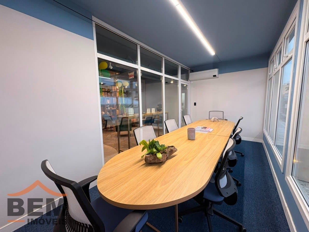 Sala Comercial para Locação com 15m² no bairro Centro, em Itajaí: 6 - SALA DE REUNIÃO