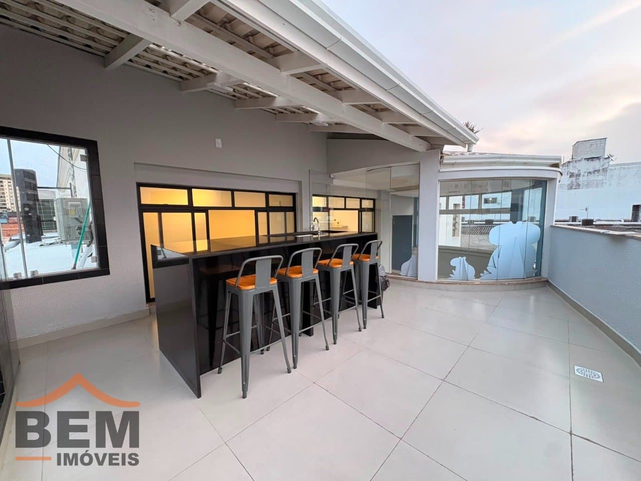Sala Comercial para Locação com 15m² no bairro Centro, em Itajaí: 10 - ÁREA EXTERNA