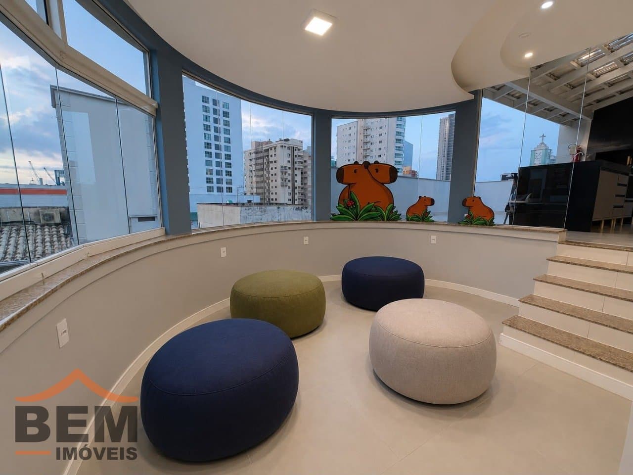 Sala Comercial para Locação com 15m² no bairro Centro, em Itajaí: 13 - ÁREA DE DESCANSO