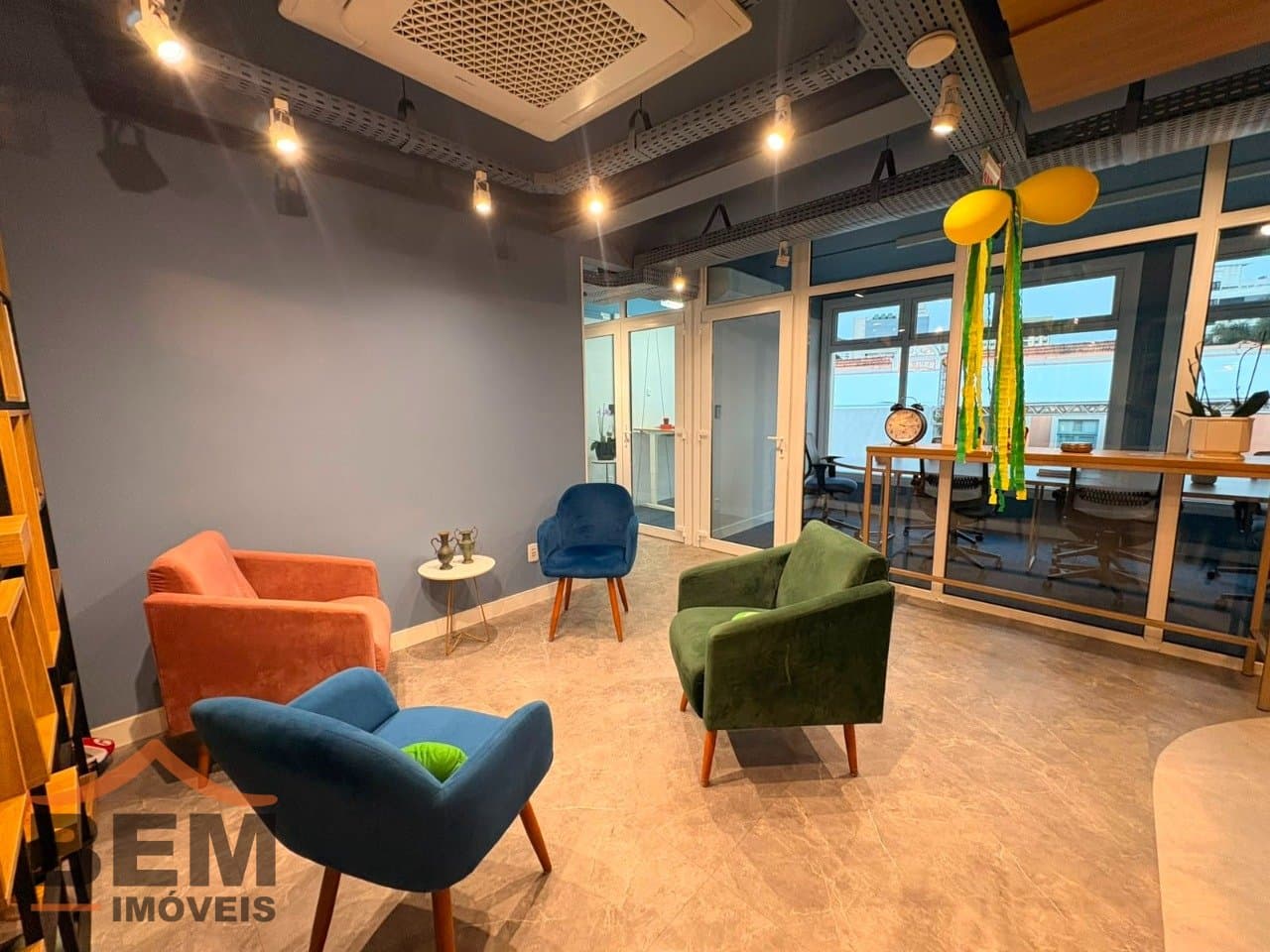 Sala Comercial para Locação com 20m² no bairro Centro, em Itajaí: 4 - ÁREA DE DESCANSO