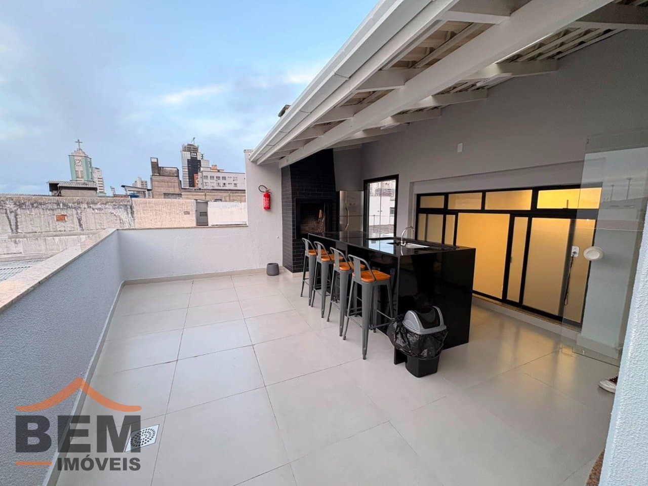 Sala Comercial para Locação com 20m² no bairro Centro, em Itajaí: 12 - ÁREA EXTERNA