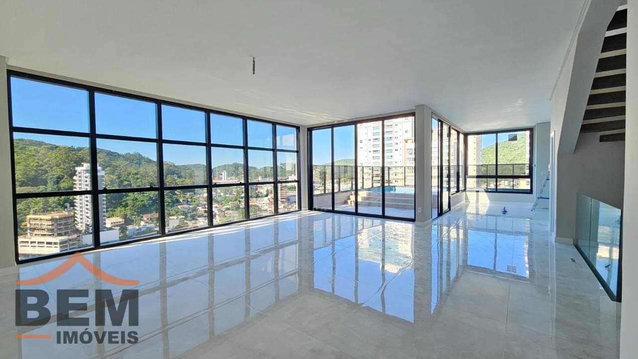 Apartamento Duplex para Locação com 3 quartos e 320m² no bairro Fazenda, em Itajaí