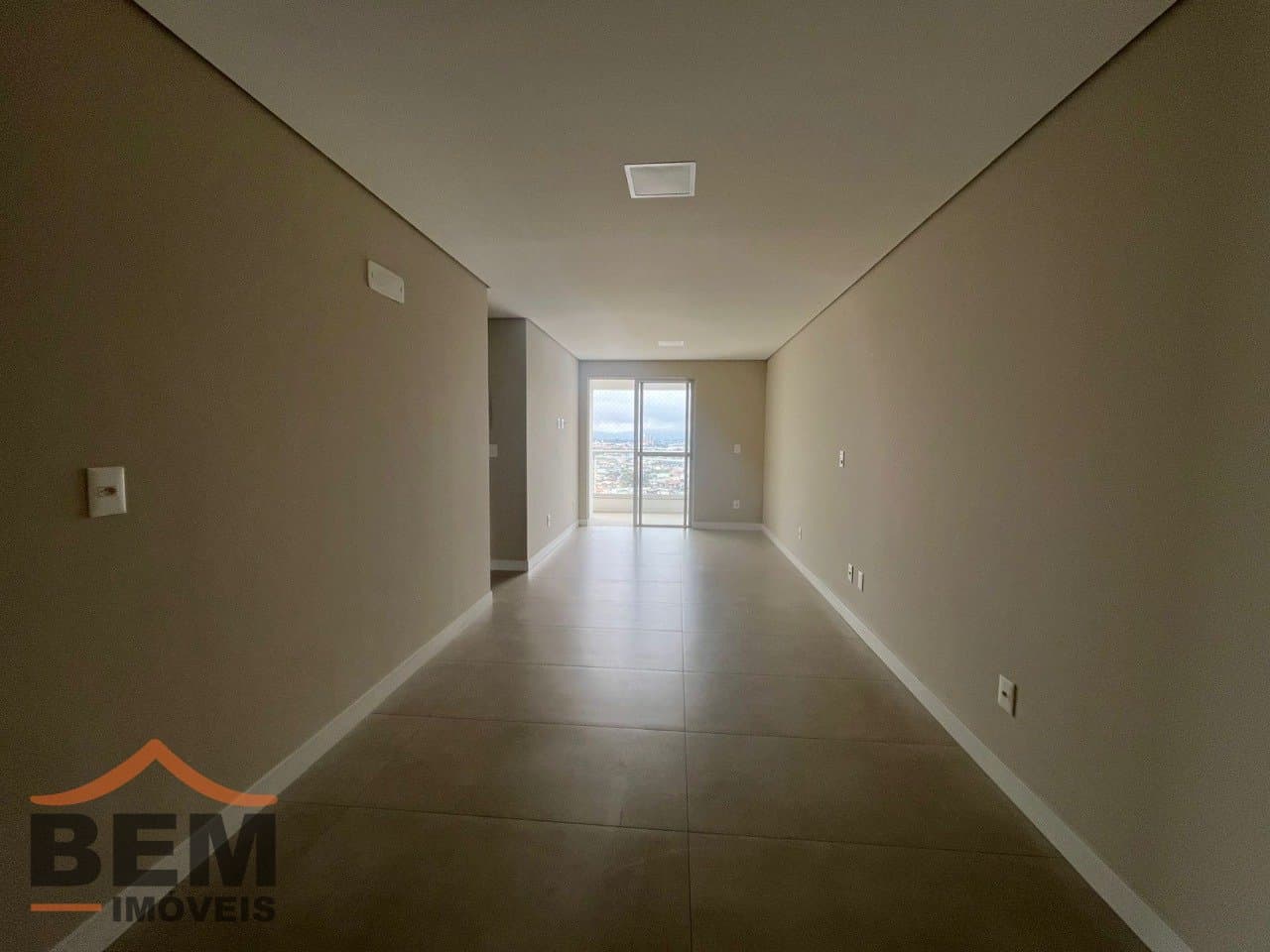 Apartamento para Locação com 2 quartos e 86m² no bairro São João, em Itajaí