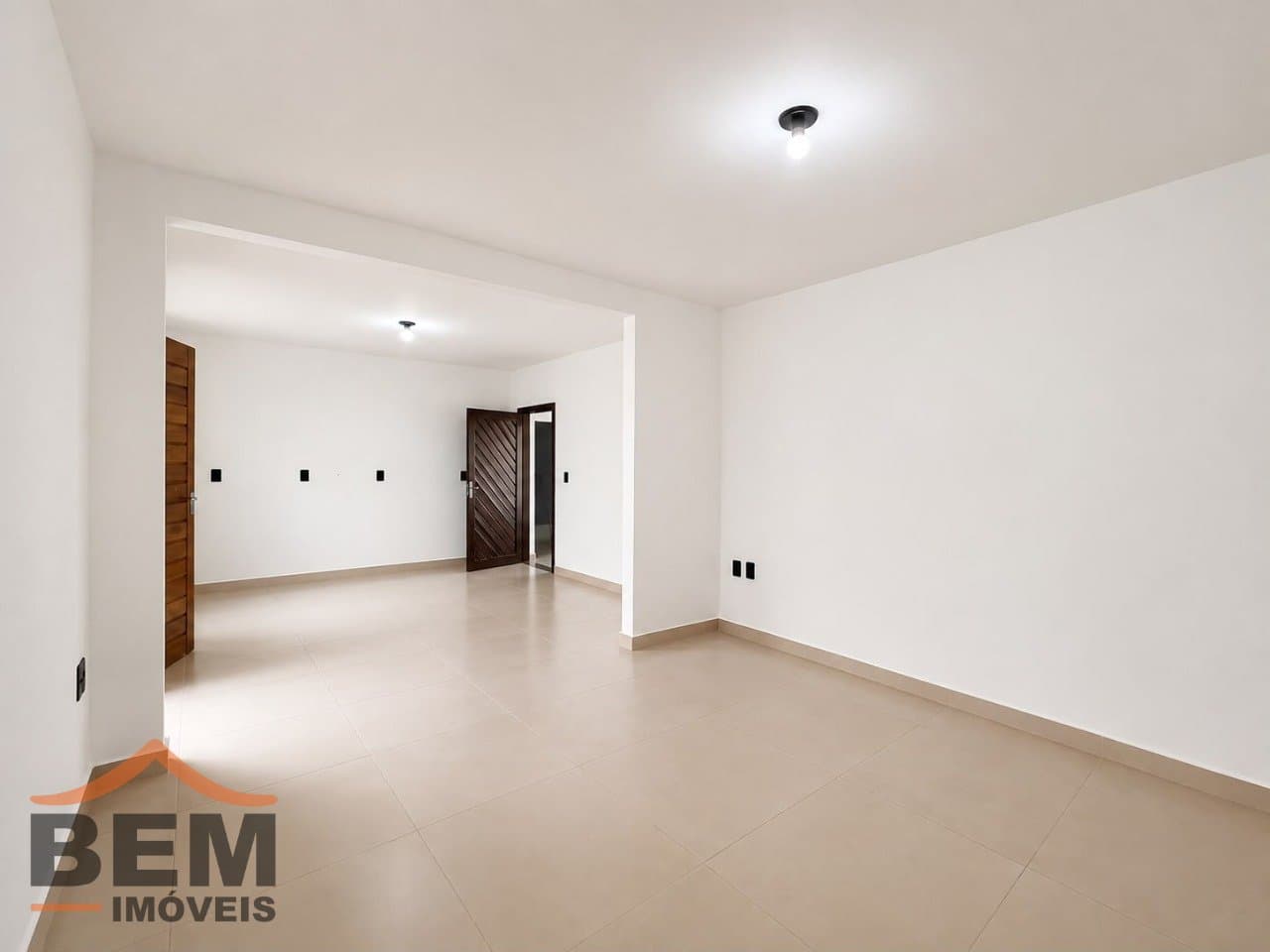 Apartamento para Locação com 2 quartos e 48m² no bairro Santa Regina, em Itajaí