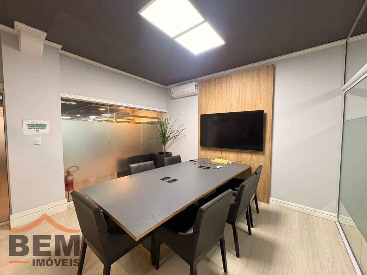Sala Comercial para Locação com 60m² no bairro Praia Brava, em Itajaí