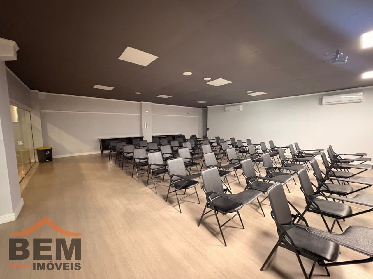 Sala Comercial para Locação com 30m² no bairro Praia Brava, em Itajaí