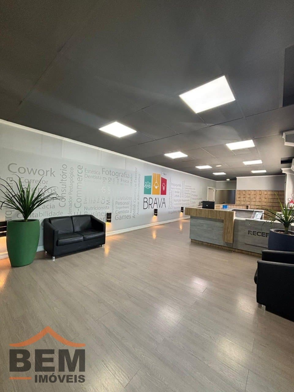 Sala Comercial para Locação com 350m² no bairro Praia Brava, em Itajaí