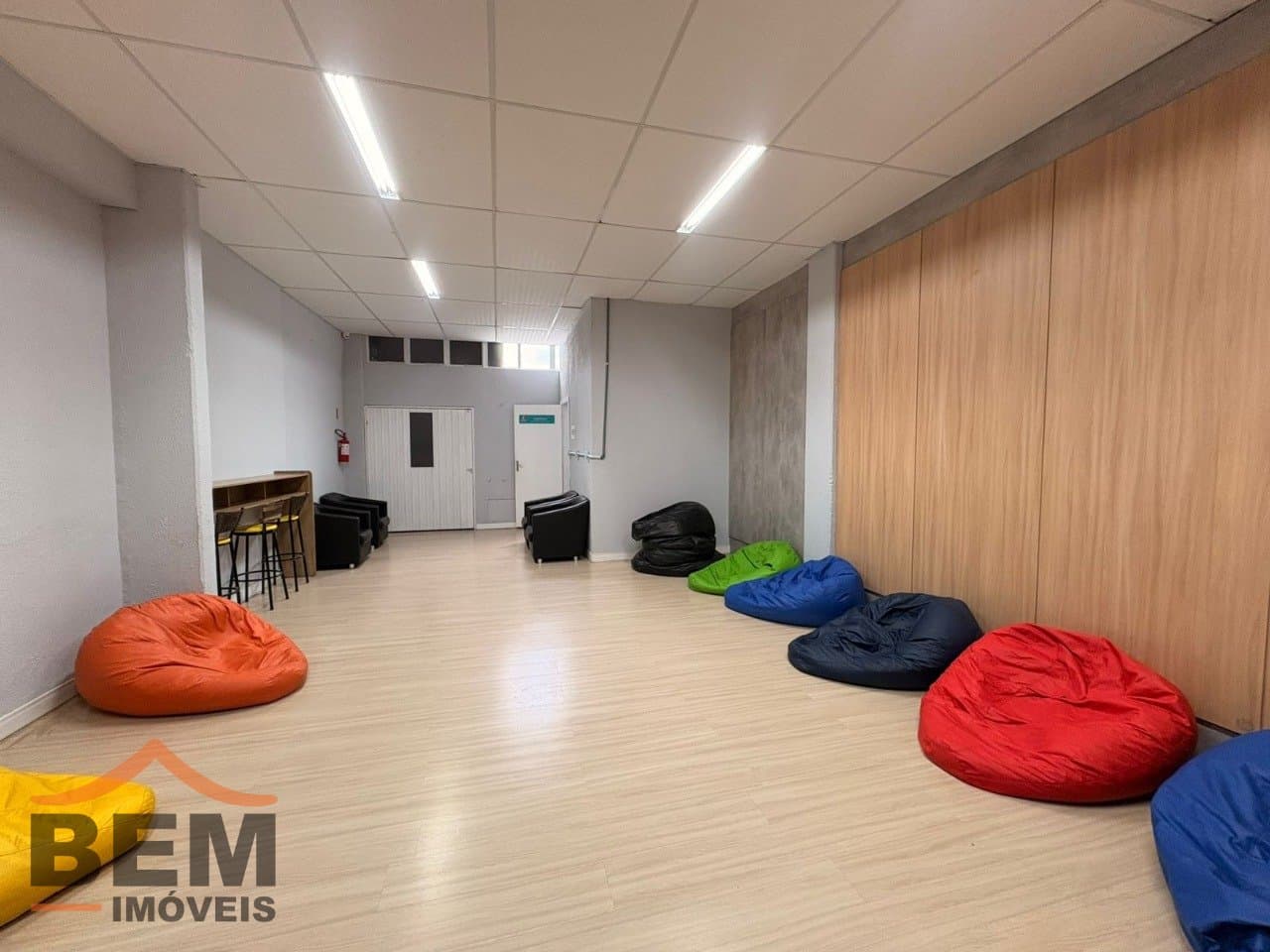 Sala Comercial para Locação com 350m² no bairro Praia Brava, em Itajaí