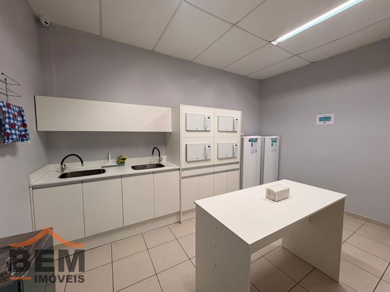 Sala Comercial para Locação com 300m² no bairro Praia Brava, em Itajaí