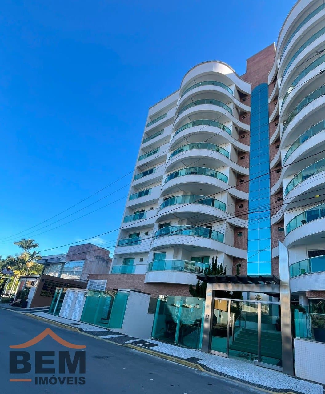Apartamento para Locação com 3 quartos e 110m² no bairro Cabeçudas, em Itajaí