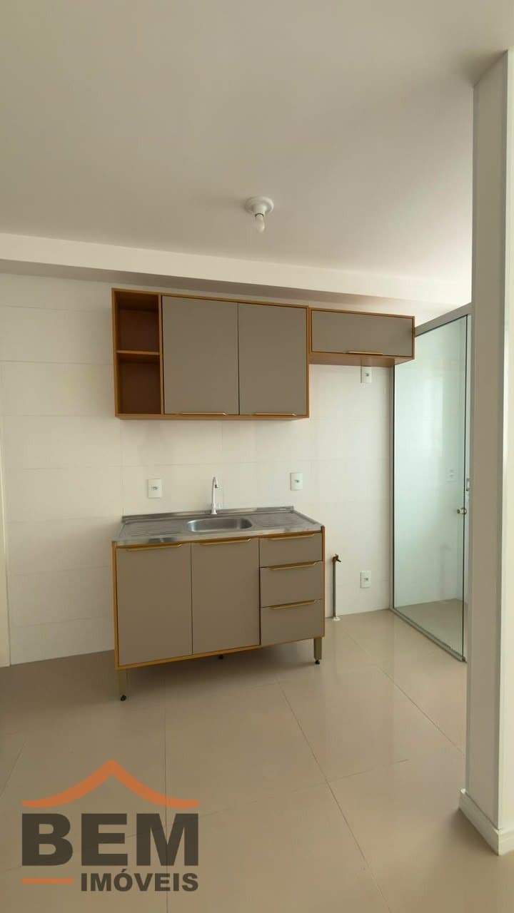 Apartamento para Locação com 2 quartos e 50m² no bairro Carvalho, em Itajaí
